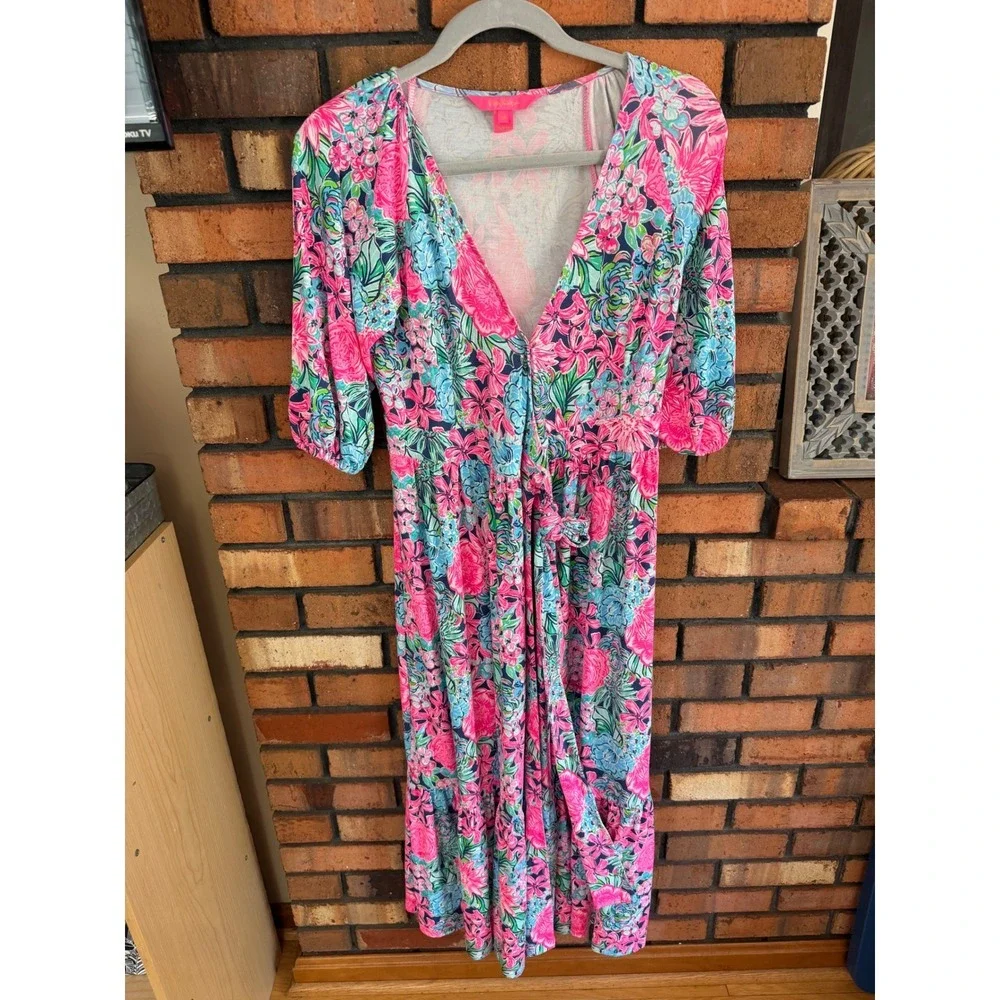 lilly pulitzer wrap dress Clarajane Stretch Maxi Shift and trapunto topstitching detail. Lilly pulitzer meridan wrap dress